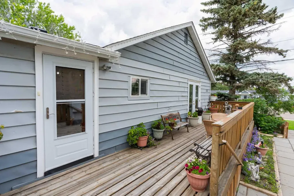 5123 56 Street Taber AB T1G 1M8
