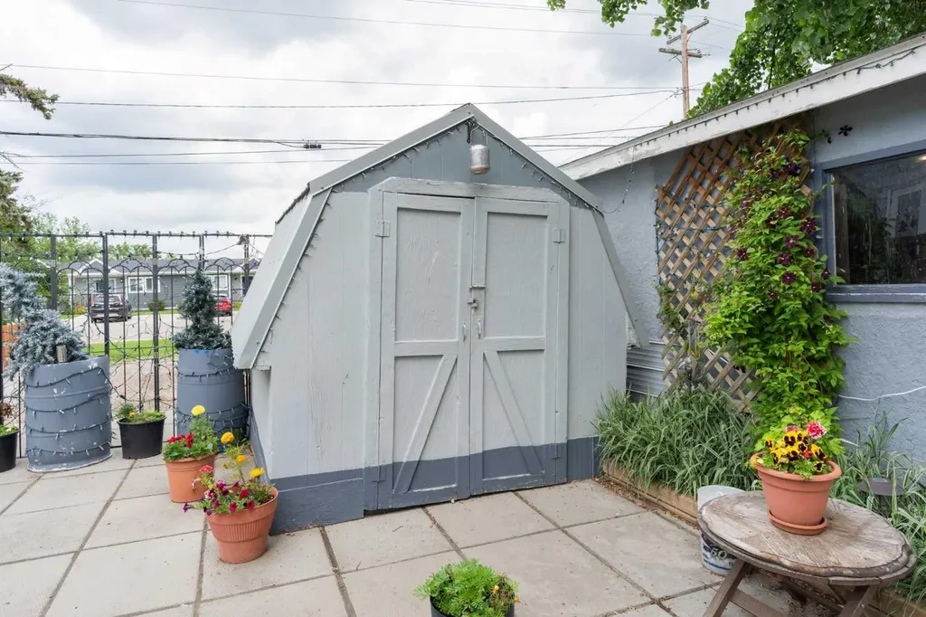 5123 56 Street Taber AB T1G 1M8
