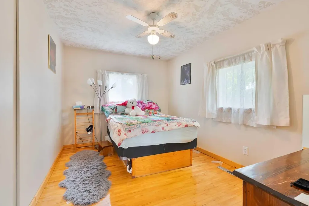5123 56 Street Taber AB T1G 1M8