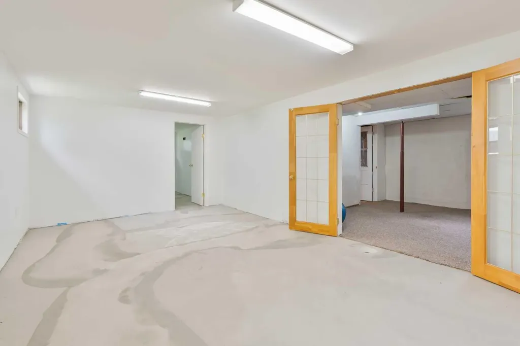 5123 56 Street Taber AB T1G 1M8
