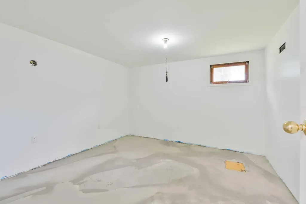 5123 56 Street Taber AB T1G 1M8