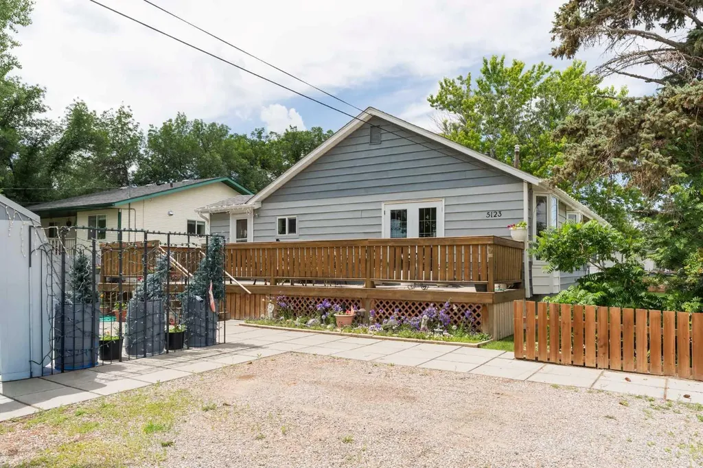 5123 56 Street Taber AB T1G 1M8