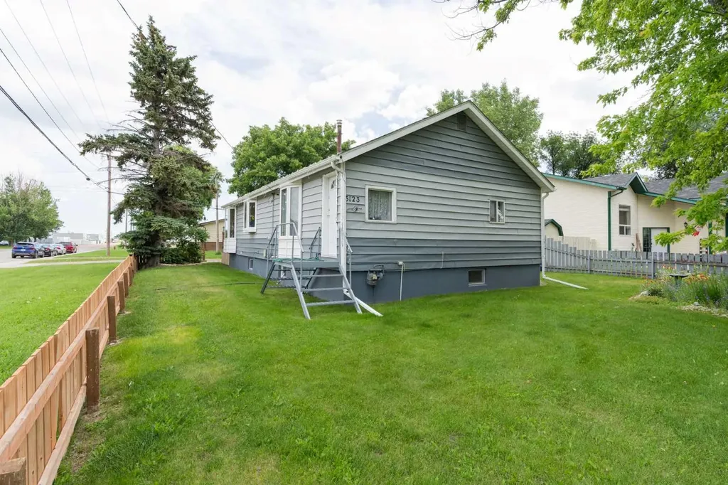 5123 56 Street Taber AB T1G 1M8