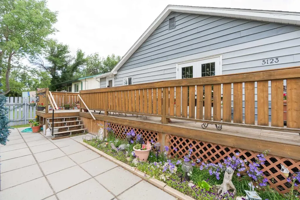 5123 56 Street Taber AB T1G 1M8