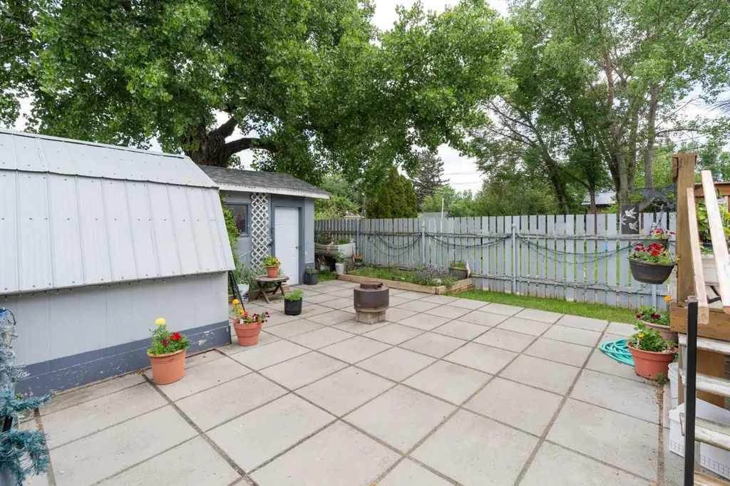 5123 56 Street Taber AB T1G 1M8