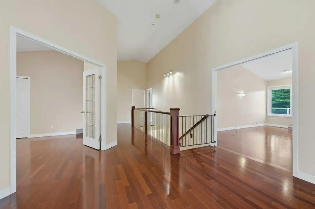 22 Varsity Estates Close NW Calgary AB T3B 5J2