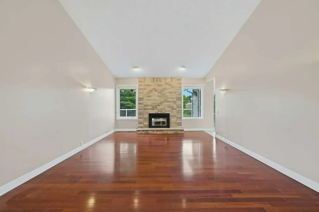 22 Varsity Estates Close NW Calgary AB T3B 5J2