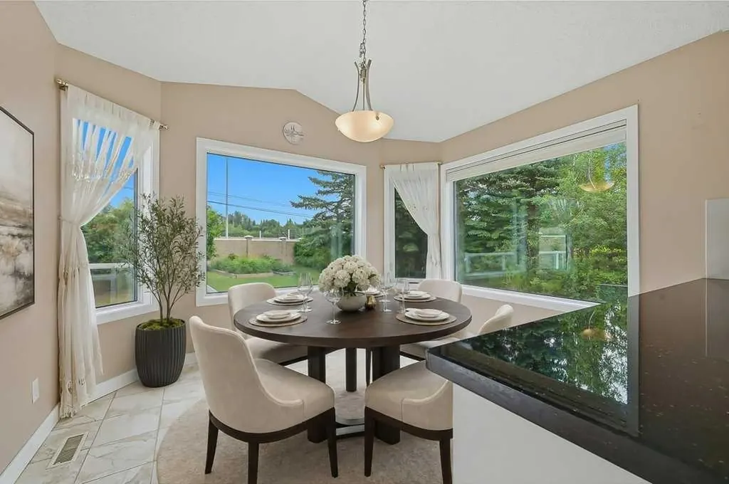 22 Varsity Estates Close NW Calgary AB T3B 5J2
