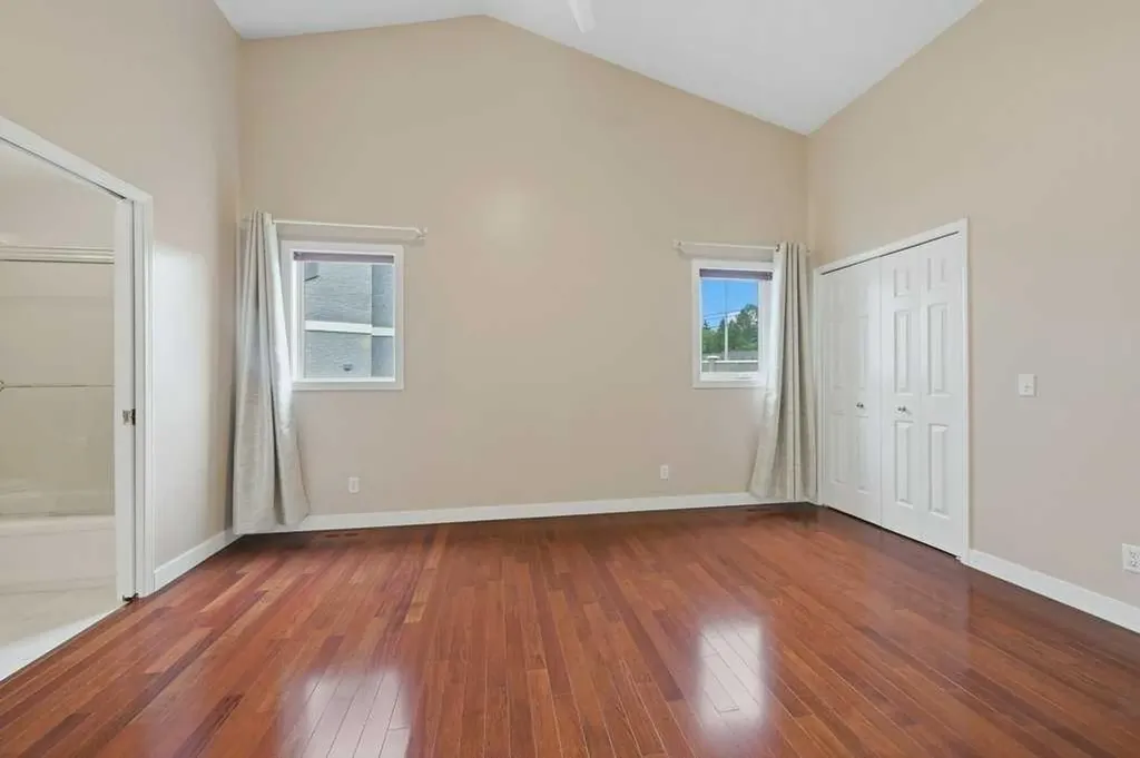 22 Varsity Estates Close NW Calgary AB T3B 5J2