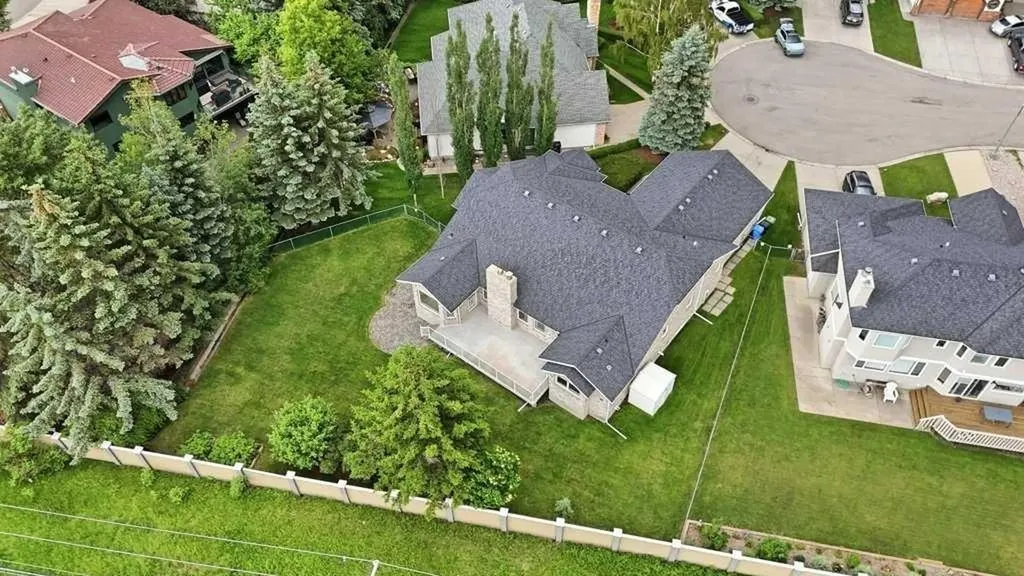 22 Varsity Estates Close NW Calgary AB T3B 5J2