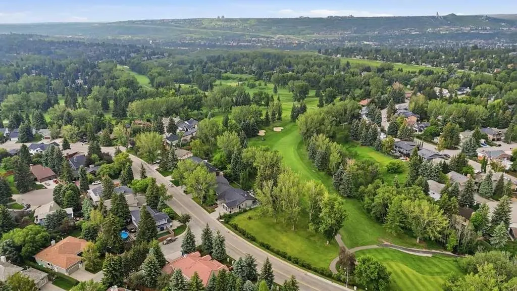 22 Varsity Estates Close NW Calgary AB T3B 5J2