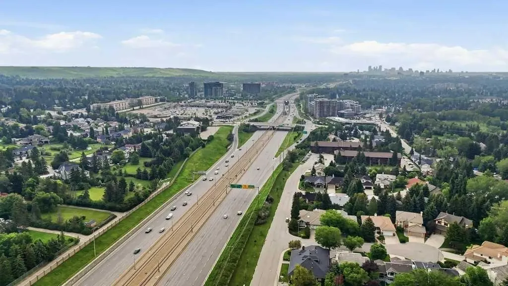22 Varsity Estates Close NW Calgary AB T3B 5J2
