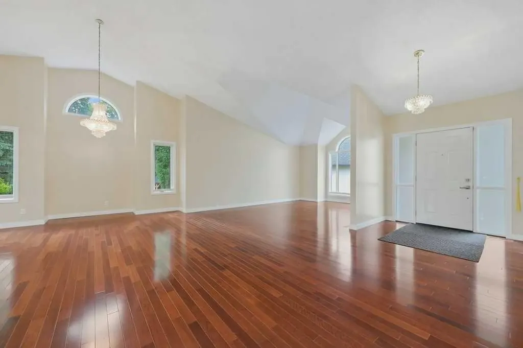 22 Varsity Estates Close NW Calgary AB T3B 5J2