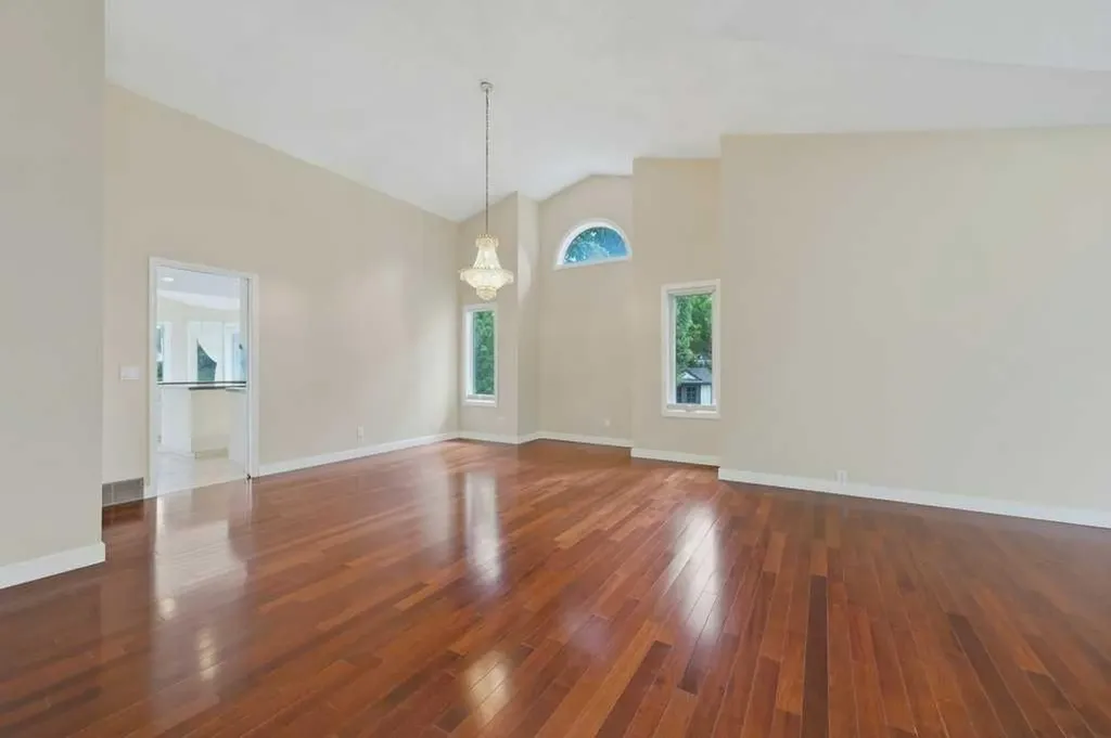 22 Varsity Estates Close NW Calgary AB T3B 5J2