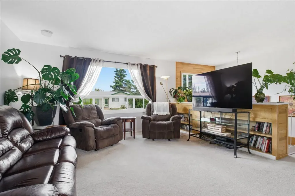 9255 99 Avenue Grande Prairie AB T8V 3X4