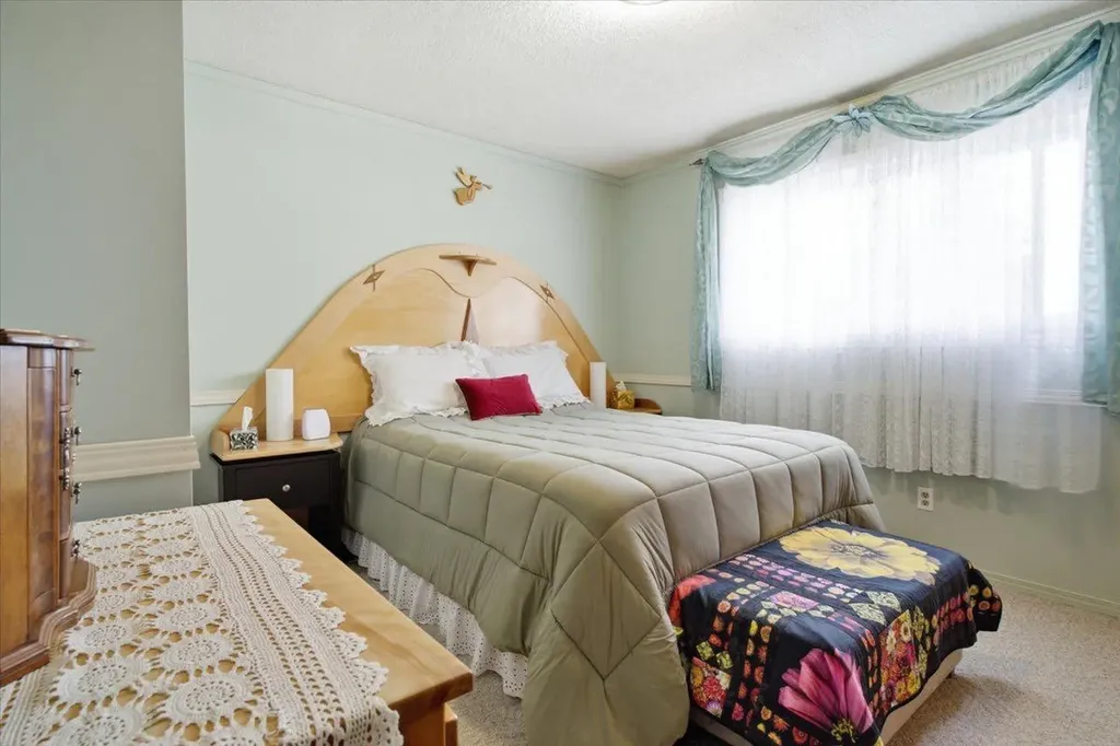 9255 99 Avenue Grande Prairie AB T8V 3X4