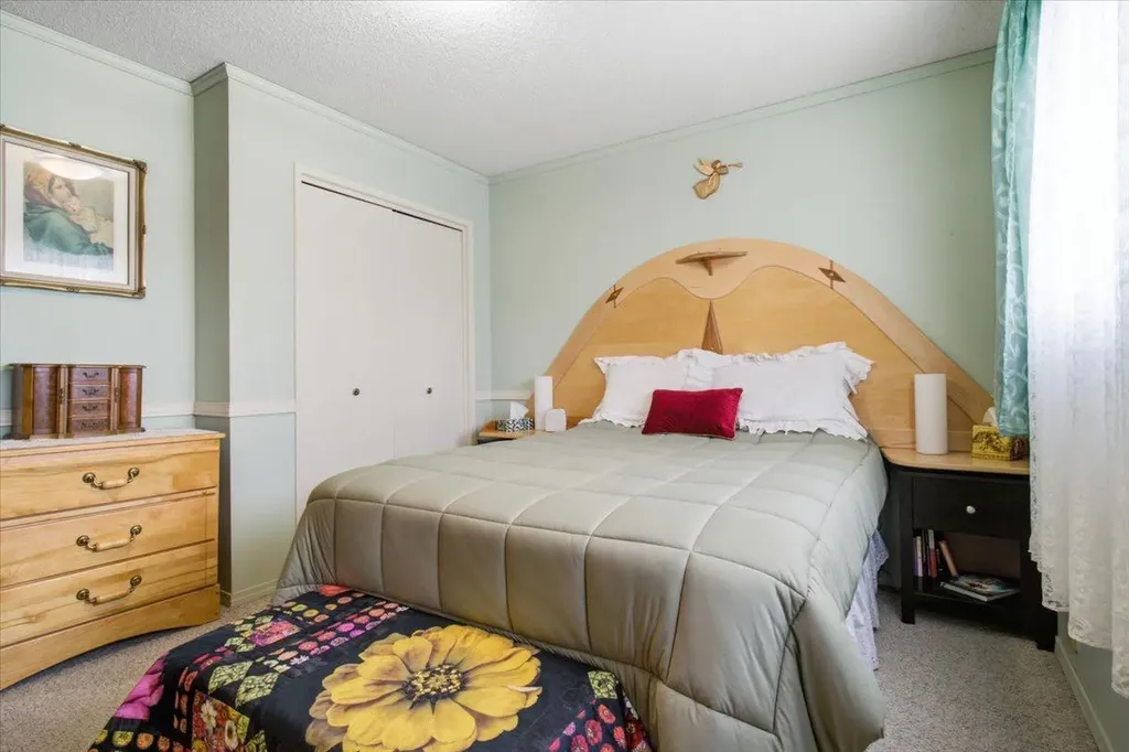 9255 99 Avenue Grande Prairie AB T8V 3X4