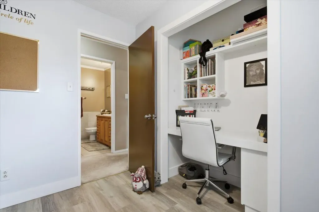 9255 99 Avenue Grande Prairie AB T8V 3X4