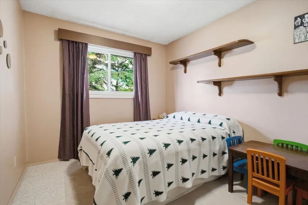 9255 99 Avenue Grande Prairie AB T8V 3X4