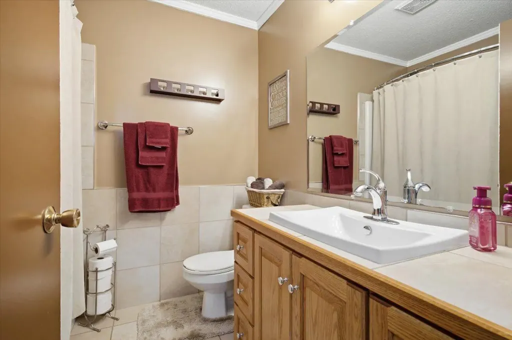 9255 99 Avenue Grande Prairie AB T8V 3X4