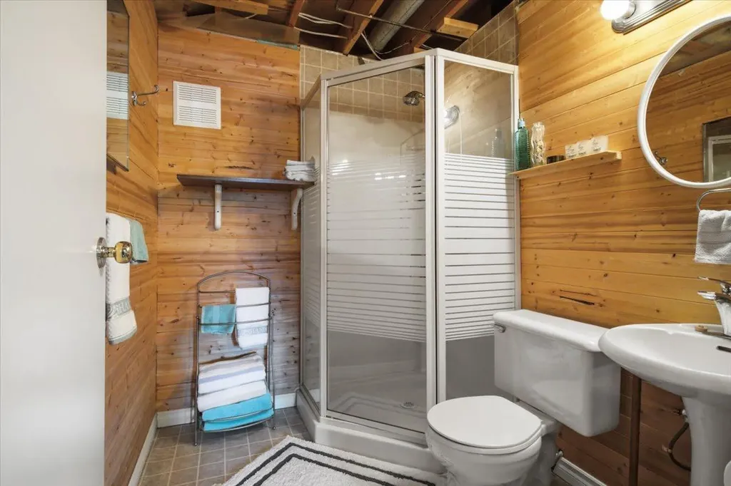 9255 99 Avenue Grande Prairie AB T8V 3X4