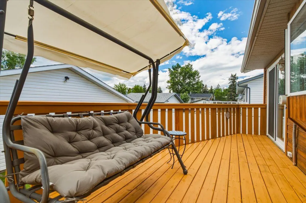 9255 99 Avenue Grande Prairie AB T8V 3X4