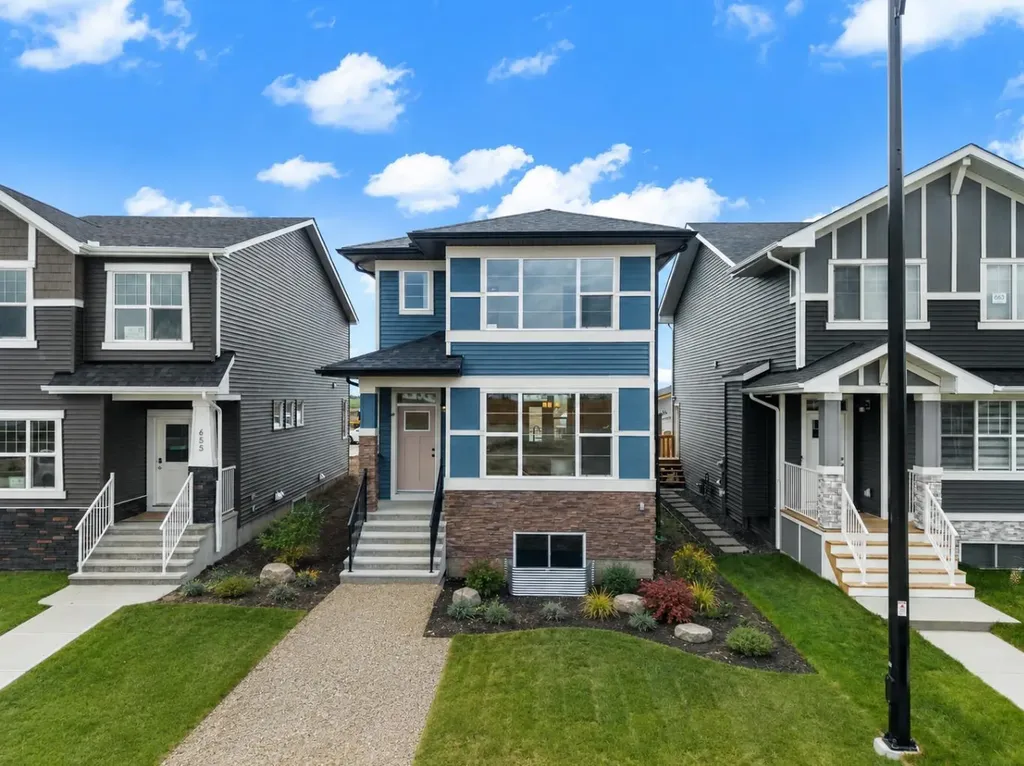 659 Chelsea Pier Run Chestermere AB T1X 3H6