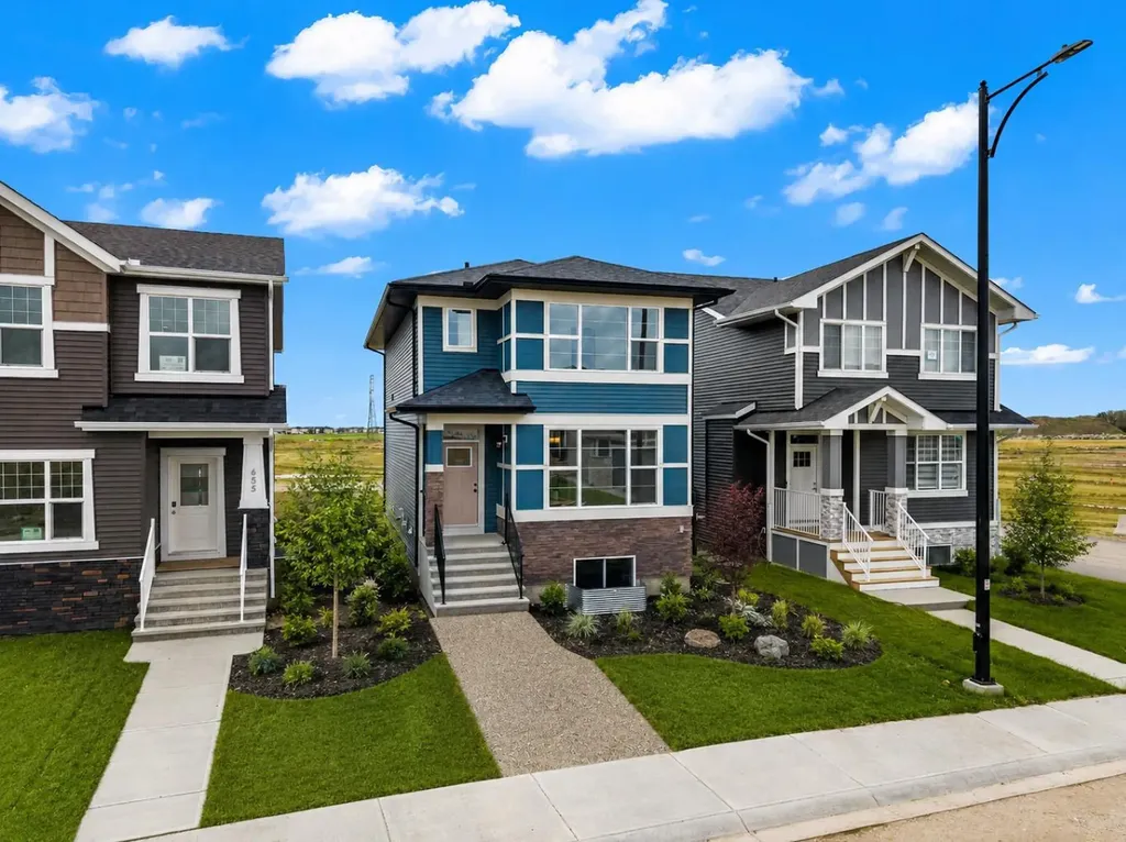 659 Chelsea Pier Run Chestermere AB T1X 3H6