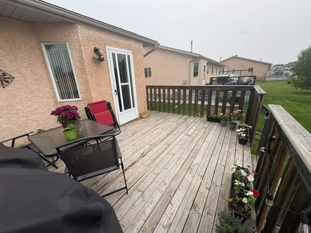 8854 106 Avenue Grande Prairie AB T8X 1L3