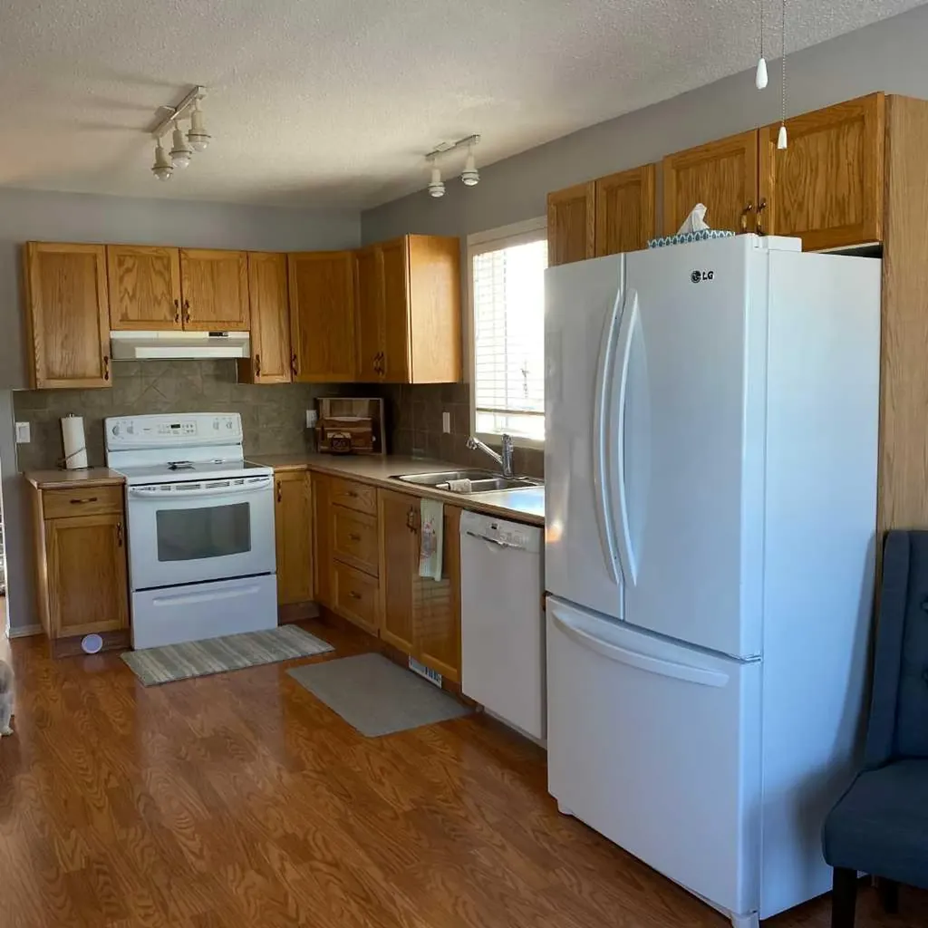8854 106 Avenue Grande Prairie AB T8X 1L3