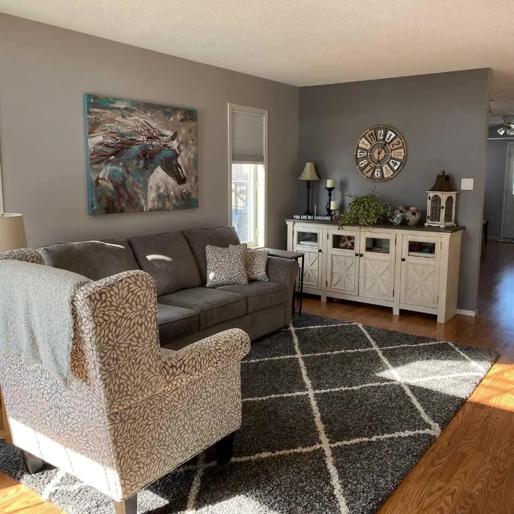 8854 106 Avenue Grande Prairie AB T8X 1L3