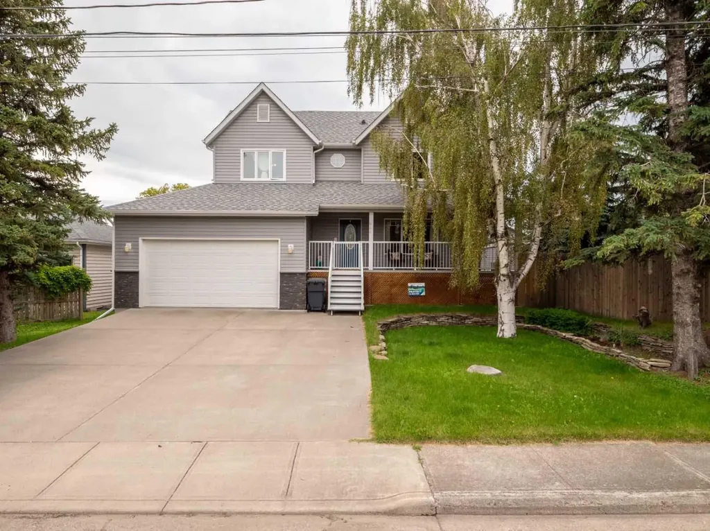 966 Lawrence Street Pincher Creek AB T0K 1W0