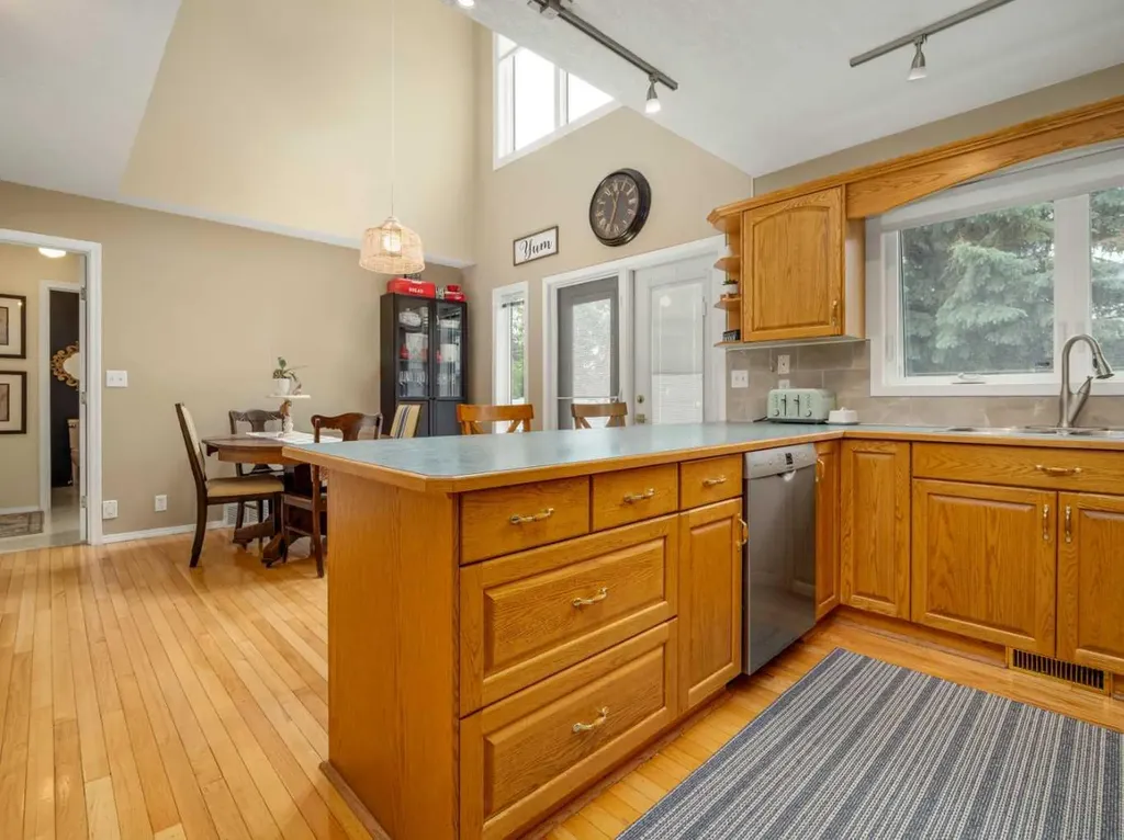 966 Lawrence Street Pincher Creek AB T0K 1W0