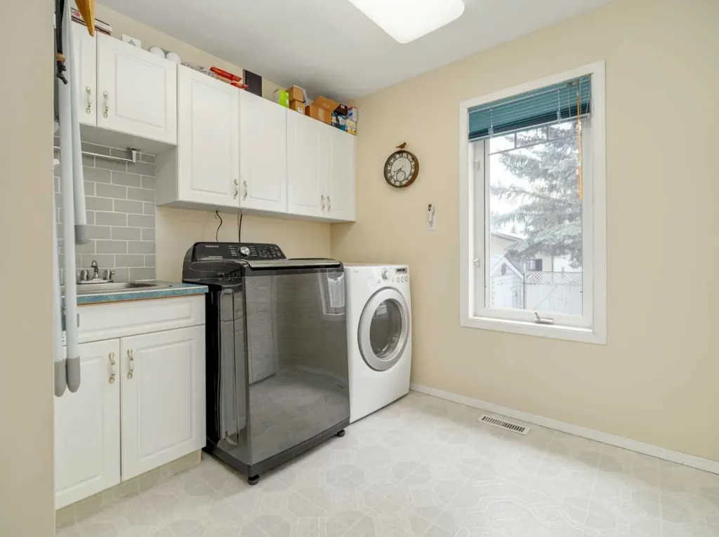 966 Lawrence Street Pincher Creek AB T0K 1W0