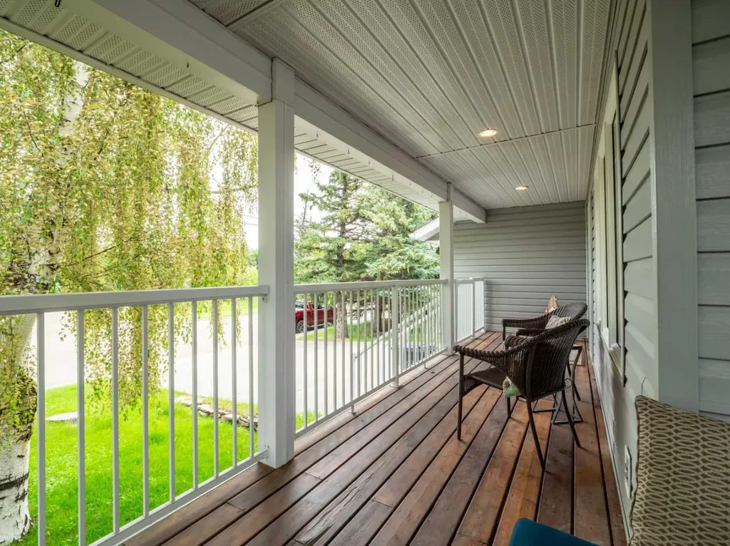 966 Lawrence Street Pincher Creek AB T0K 1W0