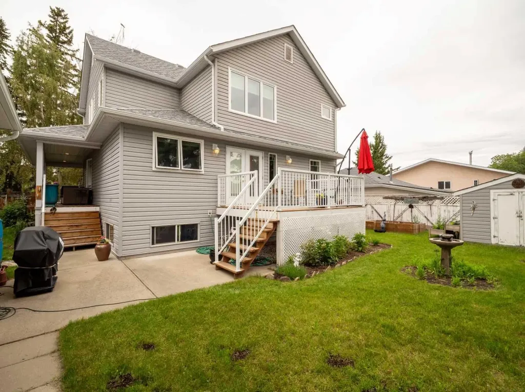 966 Lawrence Street Pincher Creek AB T0K 1W0