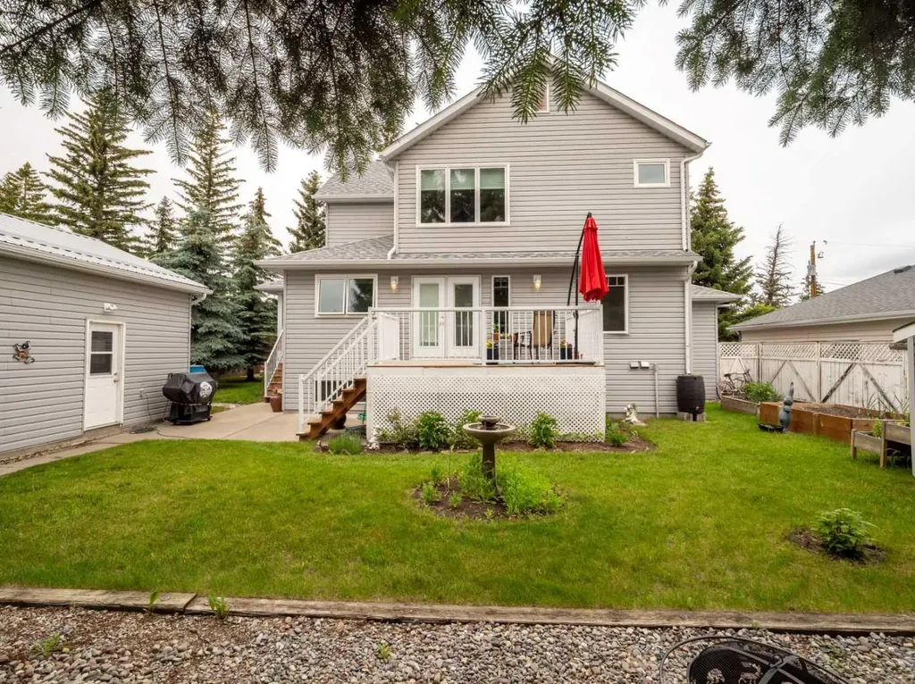 966 Lawrence Street Pincher Creek AB T0K 1W0