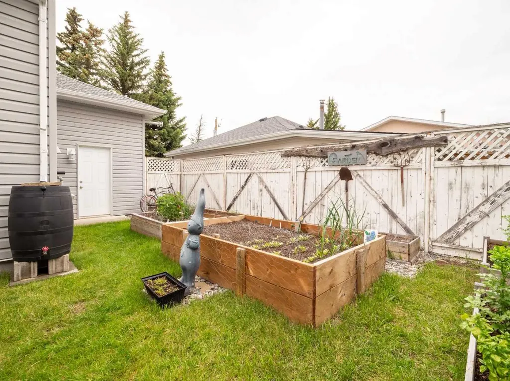 966 Lawrence Street Pincher Creek AB T0K 1W0