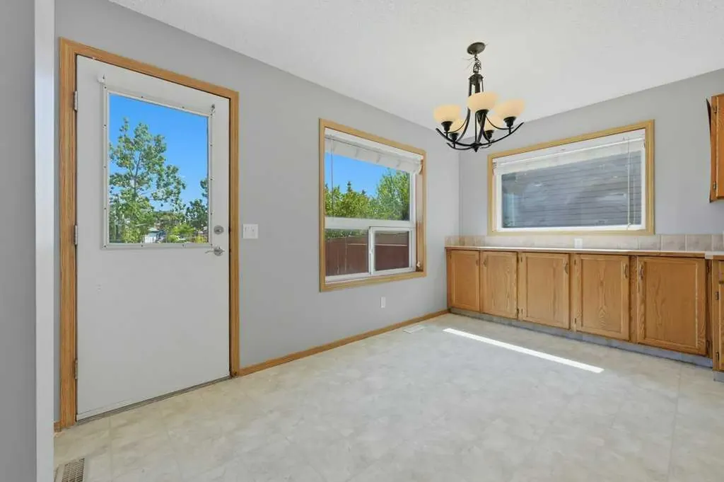 12705 Coventry Hills Way Calgary AB T3K5B1