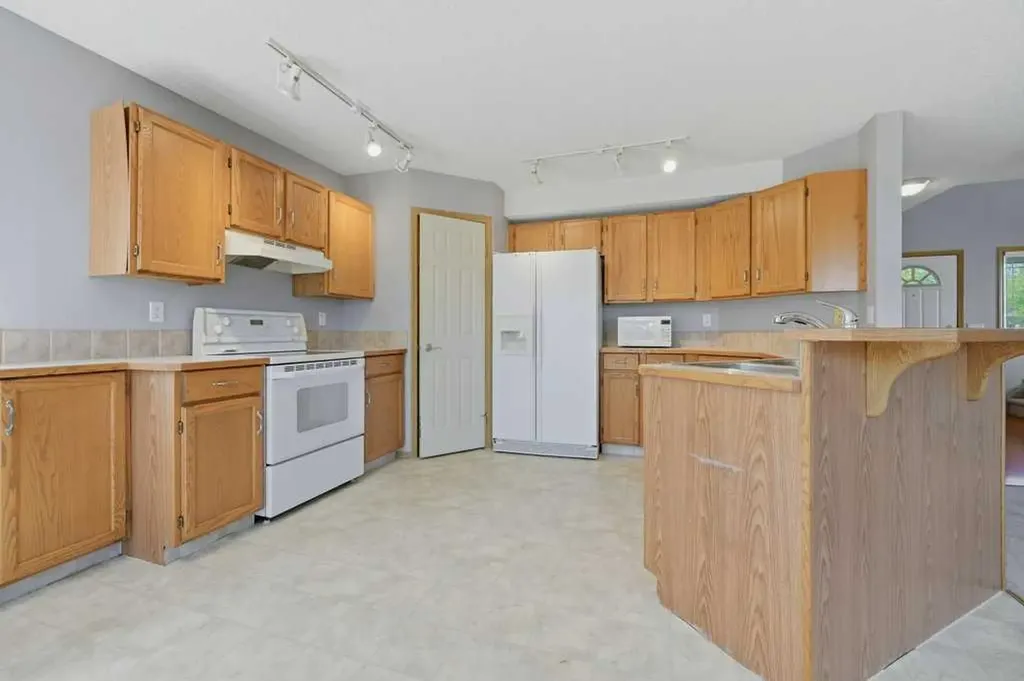 12705 Coventry Hills Way Calgary AB T3K5B1