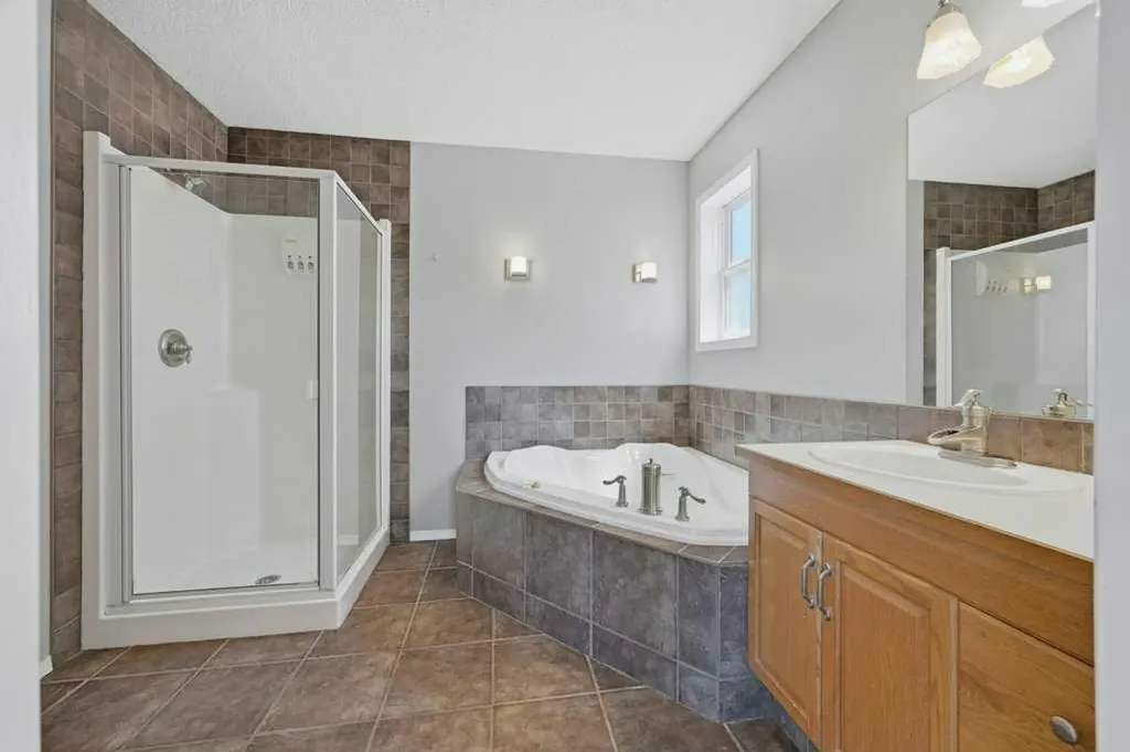 12705 Coventry Hills Way Calgary AB T3K5B1