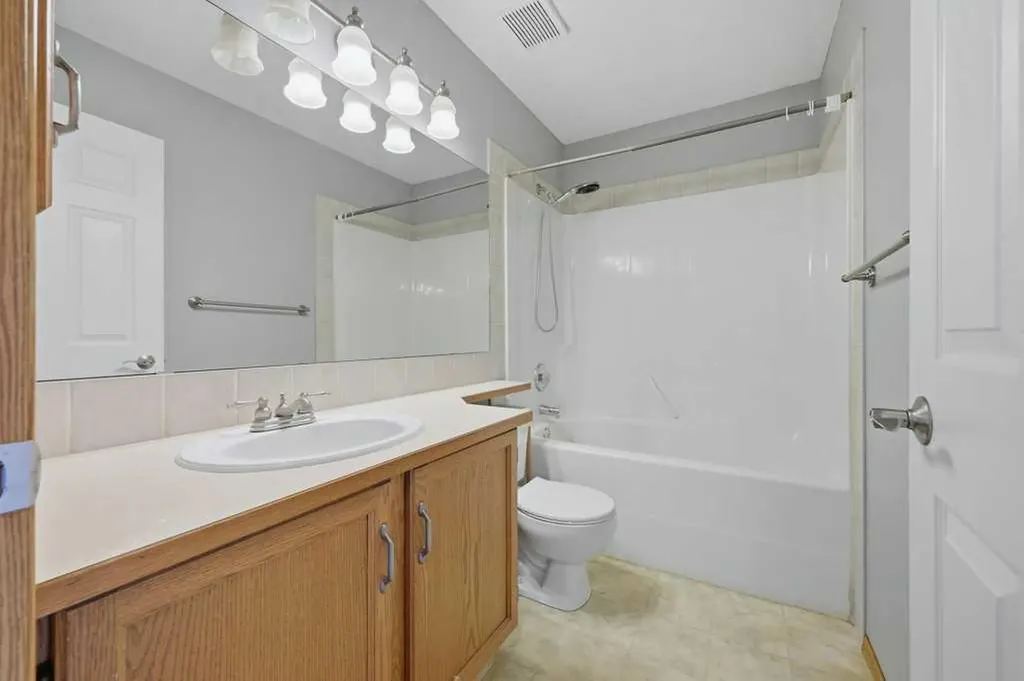 12705 Coventry Hills Way Calgary AB T3K5B1