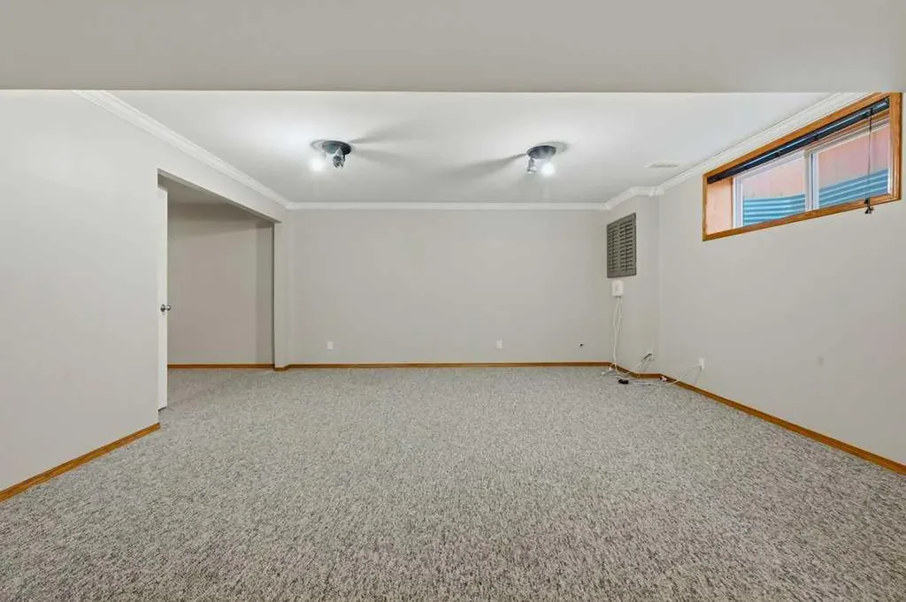 12705 Coventry Hills Way Calgary AB T3K5B1
