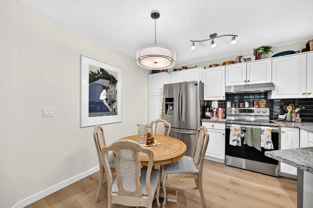 10 Sierra Morena Mews SW Calgary AB T3H 3K5