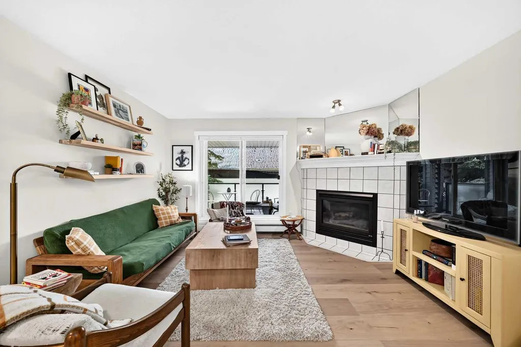 10 Sierra Morena Mews SW Calgary AB T3H 3K5