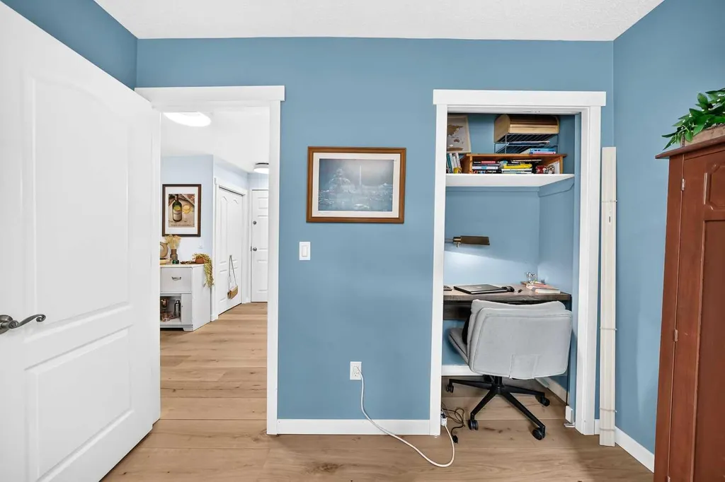 10 Sierra Morena Mews SW Calgary AB T3H 3K5