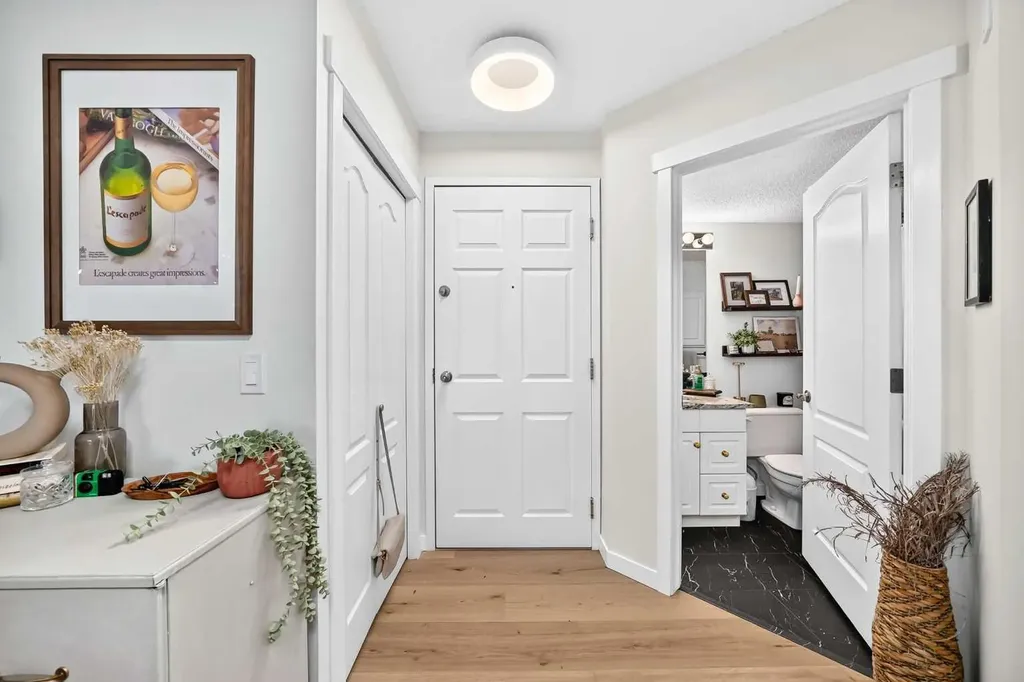 10 Sierra Morena Mews SW Calgary AB T3H 3K5