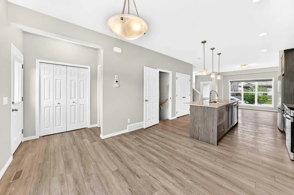 121 Palomino Street Cochrane AB T4C 2P8