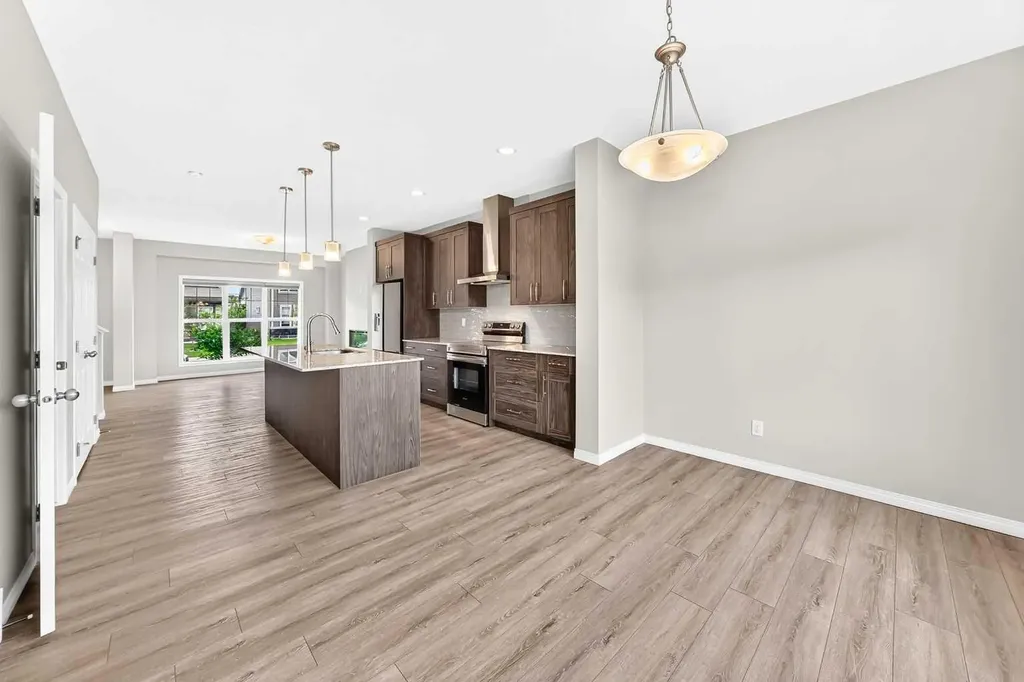121 Palomino Street Cochrane AB T4C 2P8