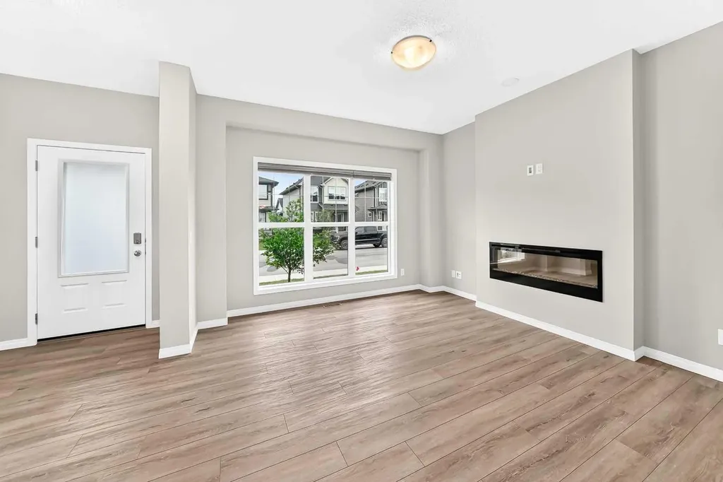 121 Palomino Street Cochrane AB T4C 2P8